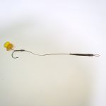 Поводок в жёсткой оплётке на две кукурузки - 15 см